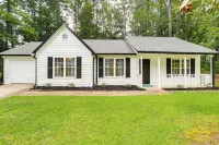 Walk to Dtwn Woodstock: Modern Home w/ Patio! - 4 tähden