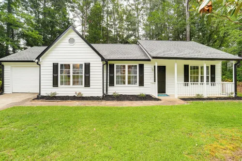Walk to Dtwn Woodstock: Modern Home w/ Patio! - 4-Star