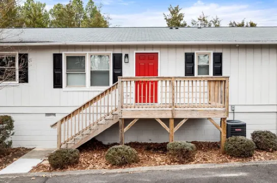 Stylish & Cozy 1BR Apt Near Duke, Downtown Durham, Dining & Entertainment