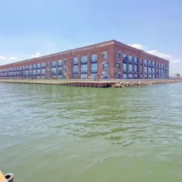 Sparkling clean, family friendly condo right on the water! Cedar Point View!