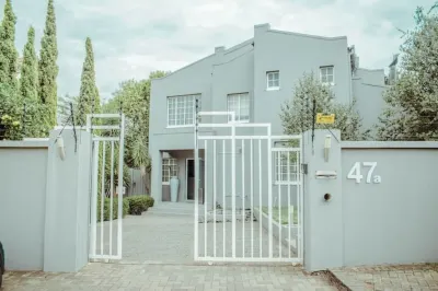 Private luxurious 3 bedroom complete house Hotels in 