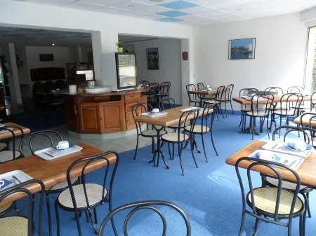 Brit Hotel Confort Gien Отели в г. Дампьер-ан-Бюрли