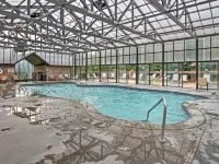 Idyllic Cabin w/ Hot Tub < 2 Mi to Dollywood! - Dapur