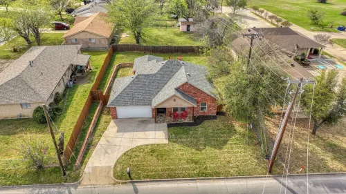 Pet Friendly Home near Downtown Weatherford! Bring the Family, Relax & Enjoy!