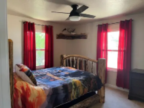 Dubois, WY.., Wind River Cabin, A Snowmobilers Paradise! 杜波依斯酒店