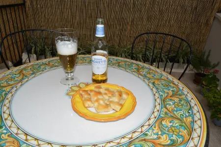 Apartment/Studio Il Girasole - Terrace with Garden View a stone's throw from the sea