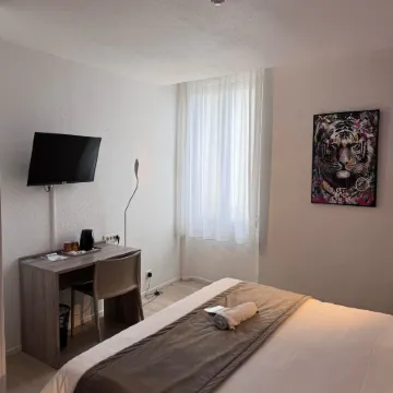 Brit Hotel Confort Nevers Centre Gare