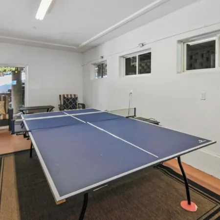 Spacious 4/5BR 4BA Tahoe Retreat w/ Hot Tub – Walk to Lake & Near Ski Resorts