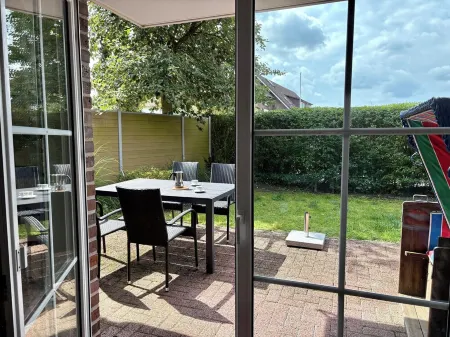 Cozy vacation apartment in Hooksiel - terrace, WLAN, barrier-free