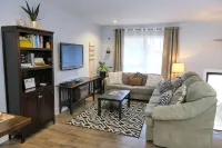 Wonderful 3Bdr Guest Suite Sits Between Downtown and the Beach