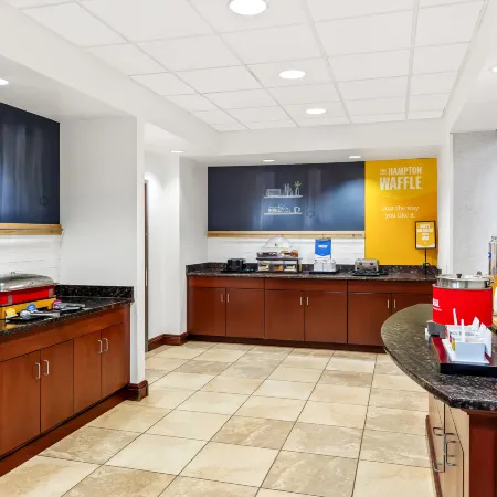 Hampton Inn & Suites Grove City