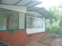 LaLa Land Lake Cottage Private Bedroom for 4