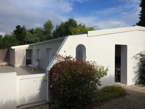 Loue Maisonnette-tennis Privatif-5 Couchages-100m Plage- Piriac Quimiac Mesquer Hotels in Mesquer