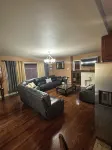 Charming 2-bedroom house in Maywood with WiFi, AC full basement with sofa bed - Homestays