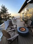 Oceanview Designer Family Home – Walk to Beach, Deck, Firepit, Office, Pets