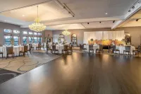Riverview Inn & Suites, Ascend Hotel Collection - Desayuno
