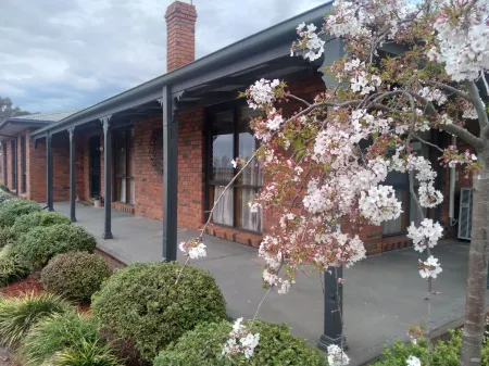 Horsham Central 'The Homestead' Country Style Accommodation