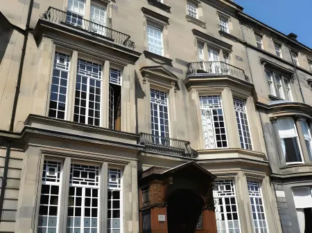 B+B Edinburgh Отели рядом с достопримечательностью «Шотландский национальный музей современного искусства»
