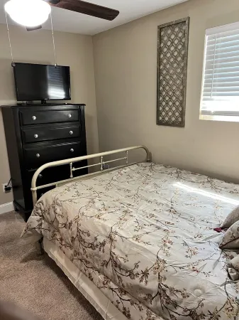 Small Cozy Quite House Отели в г. Роулетт