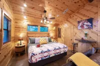 Studio Cabin with Beautiful Interiors and Modern Appliances - Cozy Inviting Hoteles en Condado de McCurtain