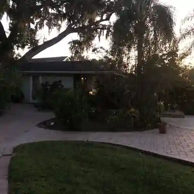 The Russell Lake House Hotel Exterior