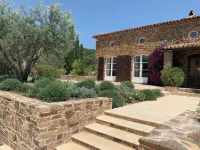 Beautiful stone house in St Clements Vineyards Hotels in La Garde-Freinet