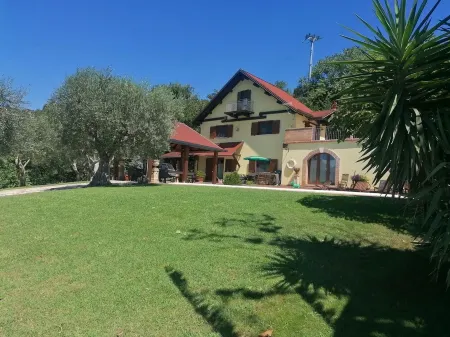 Rent. Country. House Отели в г. Франьето-Монфорте