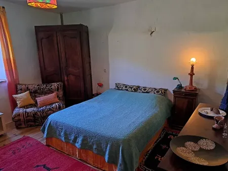 ITIVAL apartment, with shared garden, garden house, terrace with BBQ, Отели в г. Брокьес