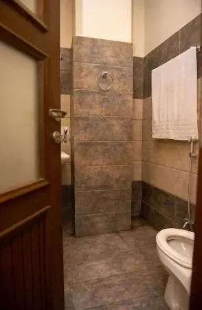 Entire Luxury Apartment near MM Alam road Отели в г. Лахор