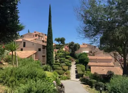 Family apartment with beautiful sea views, pool and walking distance to the beach