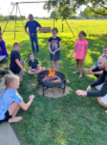 Spacious 2-bedroom cottage ideal for Scrapbooking and Quilting retreats.