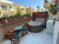 Luxury Apartment w/Hot Tub - Snowdrops Swieqi Hotels in Swieqi