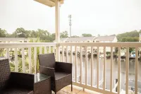 Harbor Landing - Water Views! Pool & hot tub - 2be/2ba condo in Ocean Springs! Hotels in Gulf Park Estates