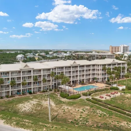 Gulf View Condo with a King Bed, Bunk Setup, and L-Shaped Balcony in Perdido Key