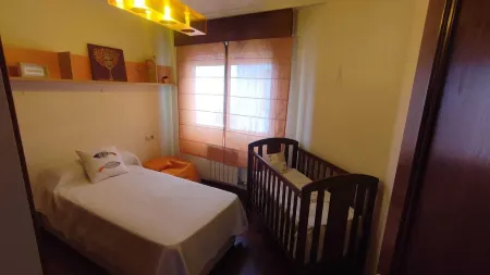 Centrally located, views and with garage. Отели рядом со станцией Arcade