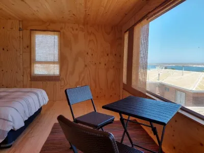 Cozy one room apartment, equipped for 2 people - 5 min from the beach! Hotels in 