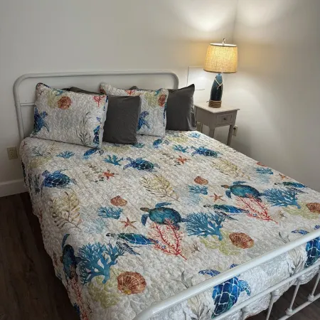 Tranquil 3-bedroom house on Canal in Horseshoe Beach. Отели в г. Дикси