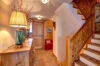 210SQM of Swiss Alpine charm-Minutes to the Ski lift