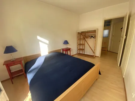 DE VINCI F3 apartment on 1st floor, 200 m from terms + private parking lot