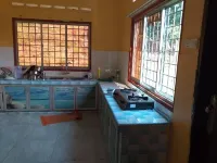 Spacious Home Stay at Alor Gajah (Kampung Ganun) Hotel di Gadek