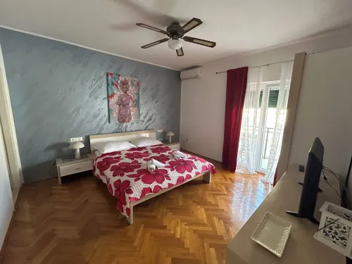 Chich studio apartment in Tisno Hotels in Tisno