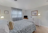 Cove Point Beach Cottage with Chesapeake Bay Views