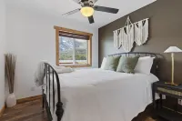 Serene lakefront cabin on Lake Wenatchee-20 min from Leavenworth/Stevens Pass