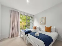 Westmere Wonder l Gorgeous 3 Bed Home inc. View