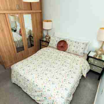 Nay Apartment - Two Bedroom Apartment within 15mins walk to Coventry City Centre Rooms