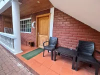 Ideal apartment for couples or family, 10 minutes from the center of town. Hotels in 