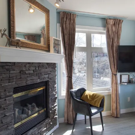 Exclusive Canmore Retreat: Mountain View Apartment Steps from Downtown