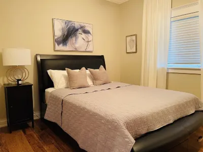 SouthLake cottage on Lake Couchiching Hotels near Lagoon City Park