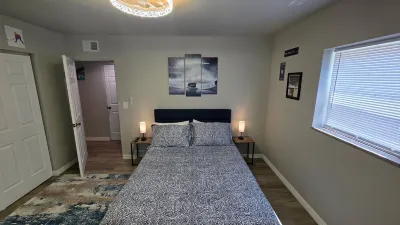 Modern 3BR Getaway Near STL Attractions – Family-Friendly Comfort! Hotels near University City Dog Park (Membership Only)