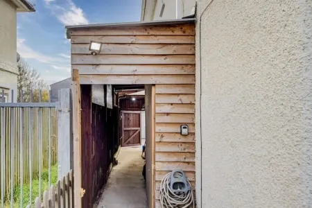 Luxury Studio Cabin - Central Location - Parking